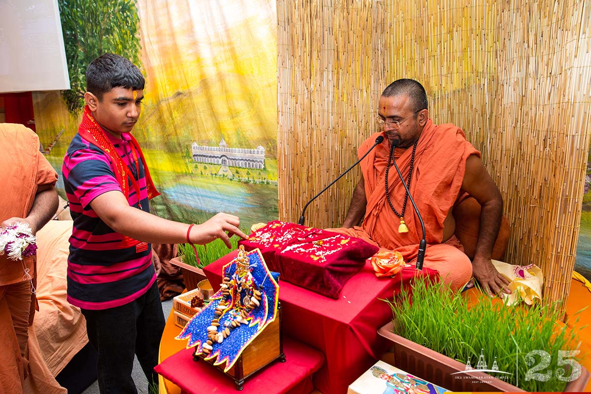 ©1987-2017 SKS Swaminarayan Temple East London